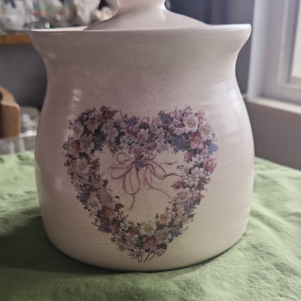 Ceramic Cottage Core Shabby Chic Heart Floral Victorian Canister With Lid
